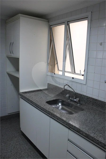 Apartamento de 3 Suítes com Vista Definitiva e Sol da Manhã no Condomínio Club House - Parque do Prado