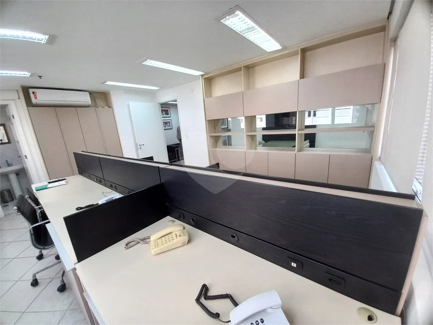 Sala comercial mobiliada para locação no Paraíso