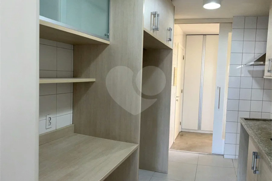 Apartamento à venda com 3 quartos, sendo 2 suítes, em Panamby, São Paulo, SP