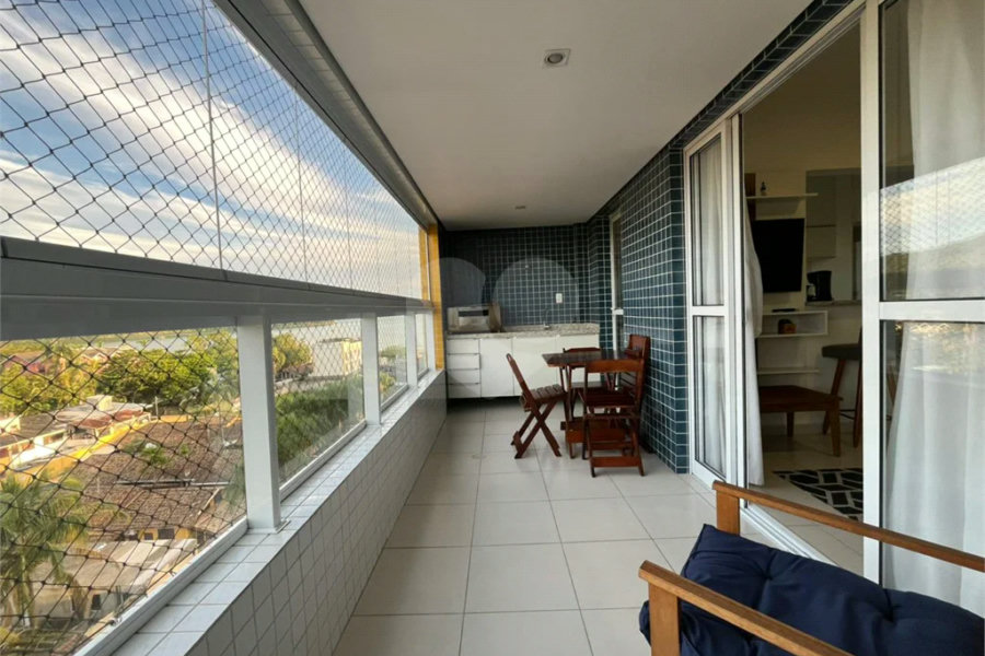 Apartamento à venda com 2 quartos, sendo 1 suíte,  em Indaiá, Bertioga, SP