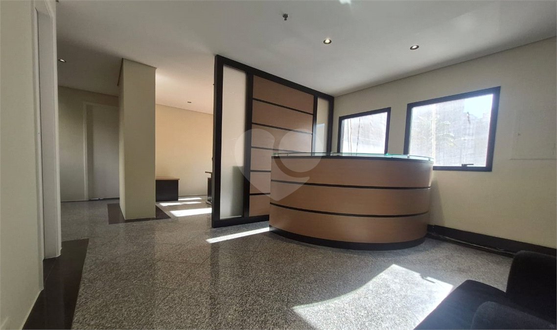 Conjunto comercial reformado na Cincinato Braga — 87 m², 2 vagas e a 1 quadra do Metrô Brigadeiro