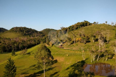 Sítio à Venda Natividade da Serra c/ 2.291,56m² Area Const. e 271.000,00m² Área Total