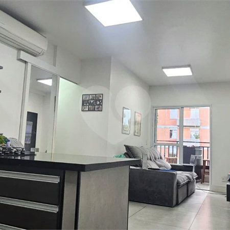 Apartamento à venda Campo Belo, 74 m², 3 dormitórios, 1 suíte, varanda gourmet, 2 vagas, depósito