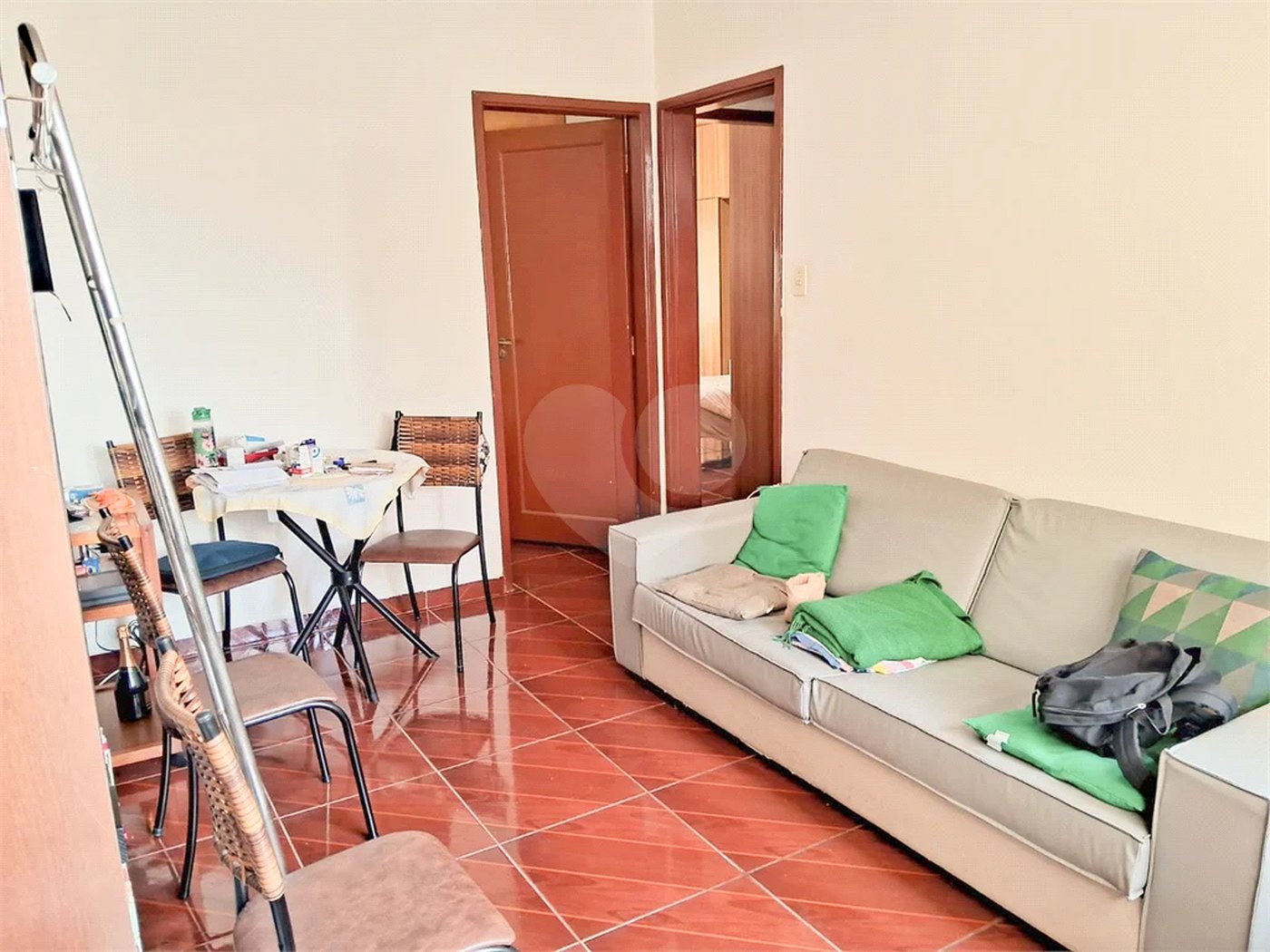Apartamento na Vila Buarque com 2 quartos, 1 banheiro, sem garagem