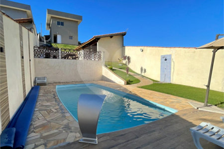 Casa a Venda em Atibaia