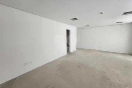 Sala comercial a venda em frente ao Allianz Parque