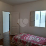 casa térrea na Vila Romana, 07 vagas de garagem, 4 quartos,, sendo 1 suíte amplo quintal.