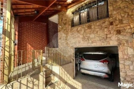 Sobrado com 234m², 3 dormitórios, sendo 1 suíte, 2 vagas, à venda na Vila Ema.
