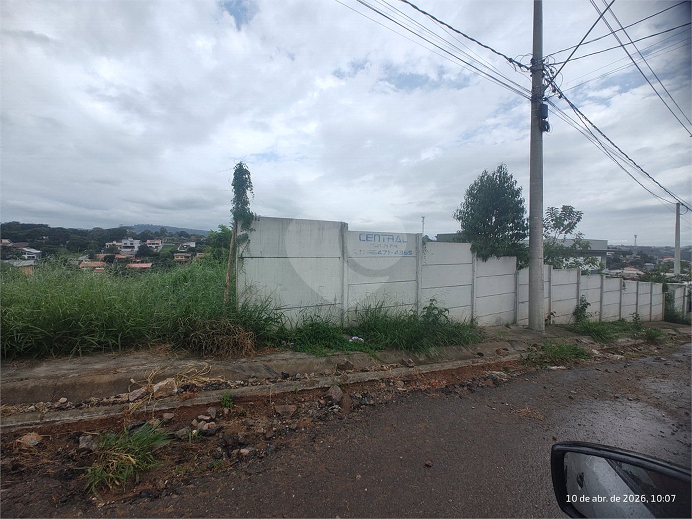 Terreno em Atibaia com 990 metros, pronto para construir, topografia declive, aceita financiamento