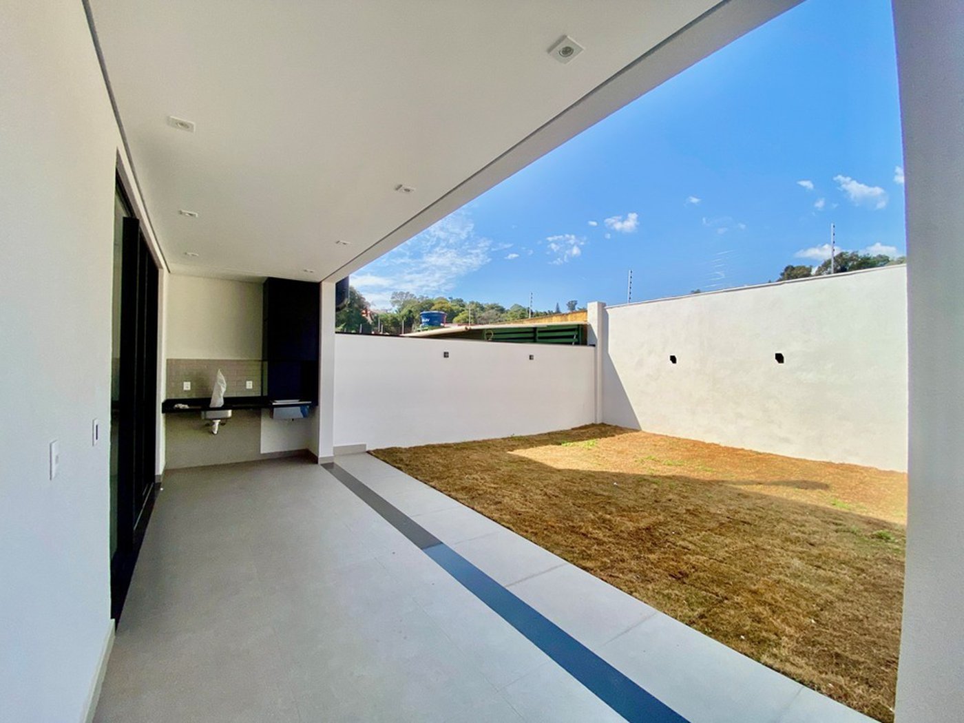 Casa à venda com 3 quartos, sendo 3 suítes, no condomínio Vila Giardino, Jundiaí - SP