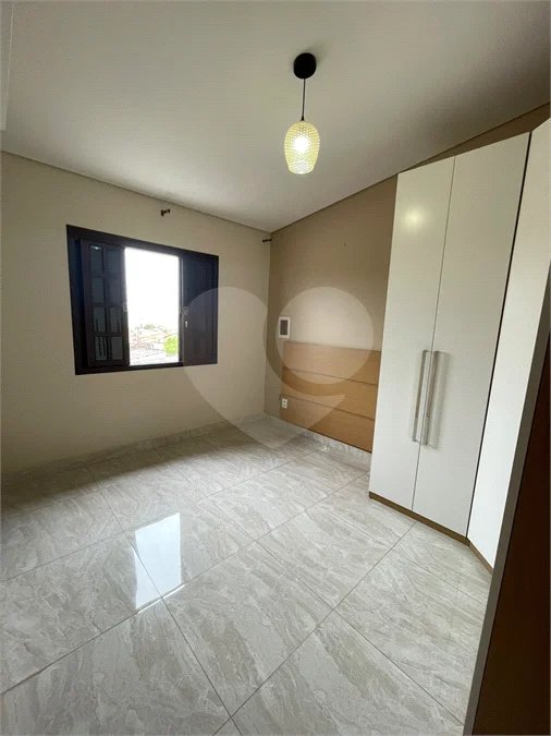 Casa para alugar com 3 quartos, sendo 1 suíte, no condomínio Florenz, Mogi das Cruzes - SP