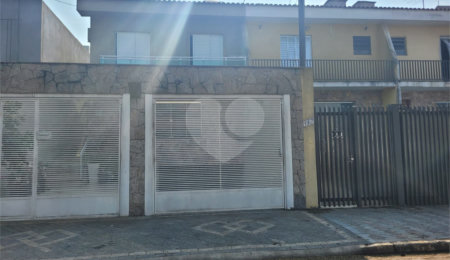 Sobrado à venda com 3 quartos, sendo 1 suíte,  em Parque São Domingos, São Paulo, SP