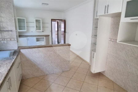 Lindo Sobrado a venda, na região da Cursino