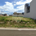 Lote à Venda em São Carlos, no Condomínio Villeneuve I