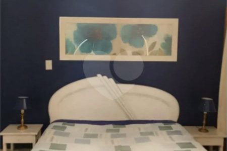 Apartamento Reformado à Venda – Localização Privilegiada!