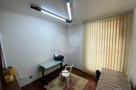 Casa Térrea com 3 suítes, sendo 1 suíte master.