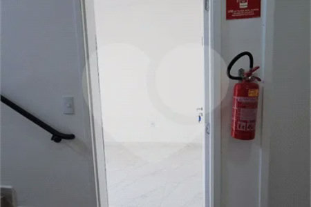 RESIDENCIAL TORRES NOBRES Apartamento com ótima distribuição e praticidade: 2 quartos 1 banheiro 1Sala Cozinha Área de serviço 1 vaga de garagem RESIDENCIAL TORRES NOBES