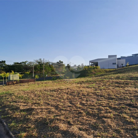 Venha conhecer o lote dos seus sonhos! Com 1200 metros quadrados, localizado no exclusivo Condomínio Quintas do Terracotas em Indaiatuba,