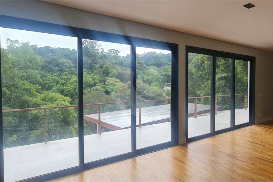 Casa à venda com 3 suítes no condomínio Alpes da Cantareira, Mairiporã - SP