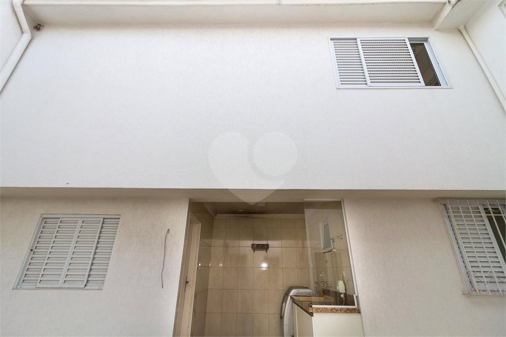 Casa Sobrado à venda com 342 m², 3 dormitórios, sendo 2 suítes, 4 vagas na Vila Mariana - São Paulo.