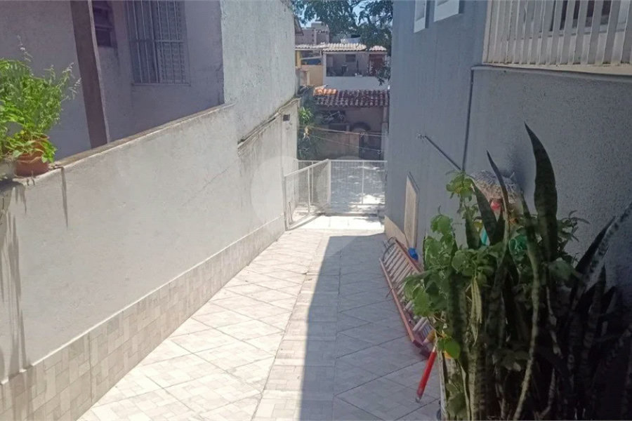 Ótimo sobrado à venda, ao lado do Roldão na Av. Cupece.