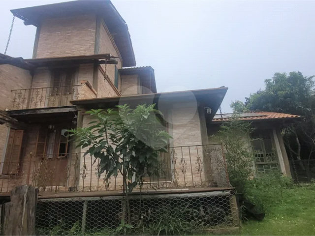 Casa à venda ou para alugar com 5 suítes no condomínio Cantareira, Mairiporã - SP