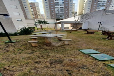Apto com varanda gourmet no Belém Brás