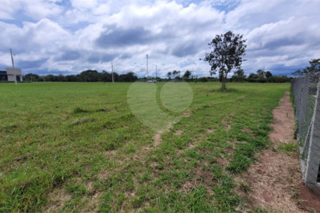 Loteamento no Condomínio Vila Pinhal do Broa