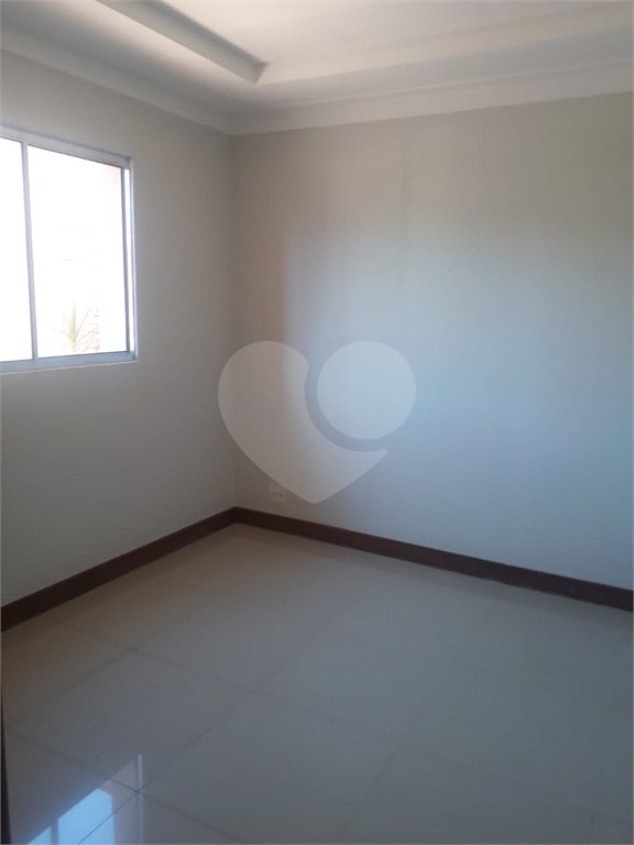 Excelente casa para venda no Parque Fher