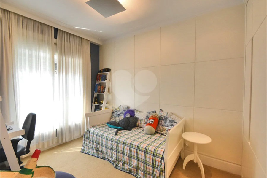 Casa impecável em terreno de 546m2