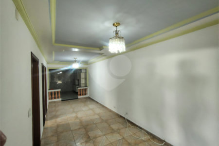 Casa ampla com 3 Quartos e 1 Suíte