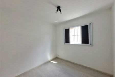 Sobrado à venda com 3 quartos, sendo 1 suíte,  em Jardim Ester Yolanda, São Paulo, SP