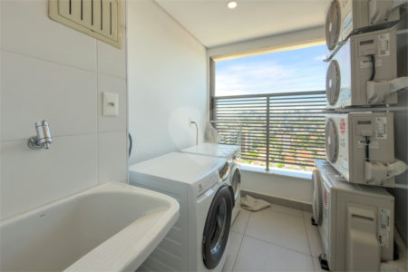 Apartamento de 03 dormitórios sendo 02 suítes com 02 vagas de garagem.