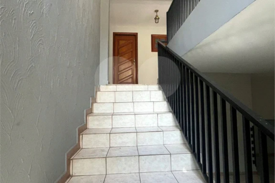 Casa Assobradada à Venda – Conforto, Excelente Acabamento e Localização Central