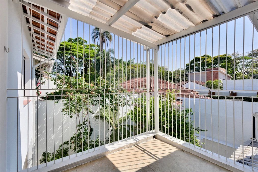 Casa de Vila à venda com 4 quartos, sendo 2 suítes, em Alto da Boa Vista, São Paulo, SP