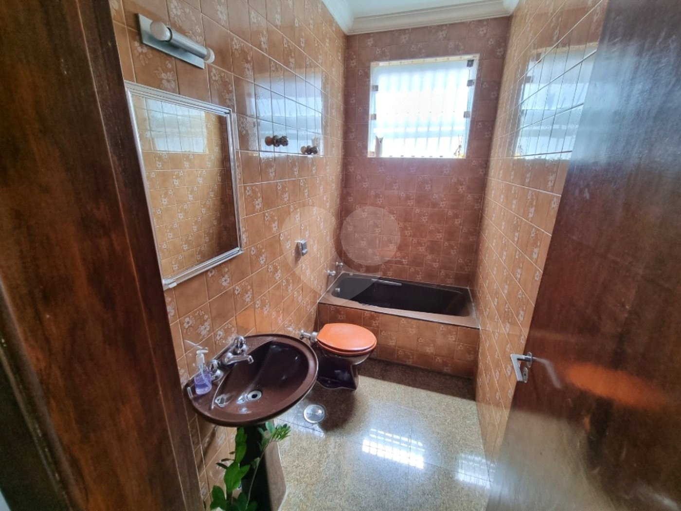 Sobrado com 300m² , 3 dormitórios , sendo 2 suítes , 4 vagas , à venda no Jabaquara.