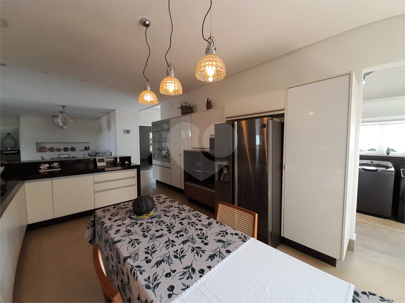 Casa à Venda no Condomínio Damha III – Elegância e Conforto para sua Família