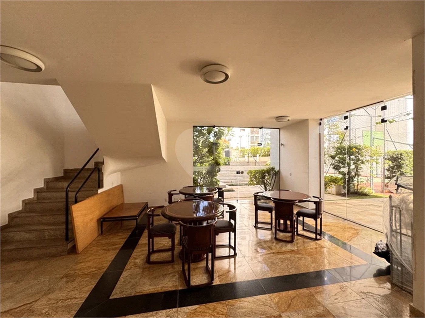 Higienópolis: Apartamento de 350 m2, 4 suítes, 5 vagas.
