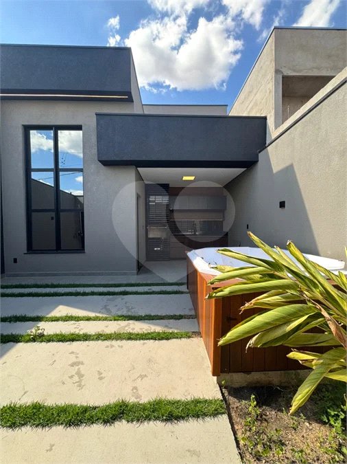 Casa Moderna / Jardim Residencial Nova Veneza