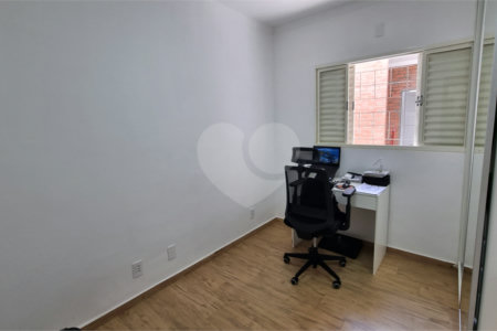 Casa no Condomínio Flamboyant II a venda .