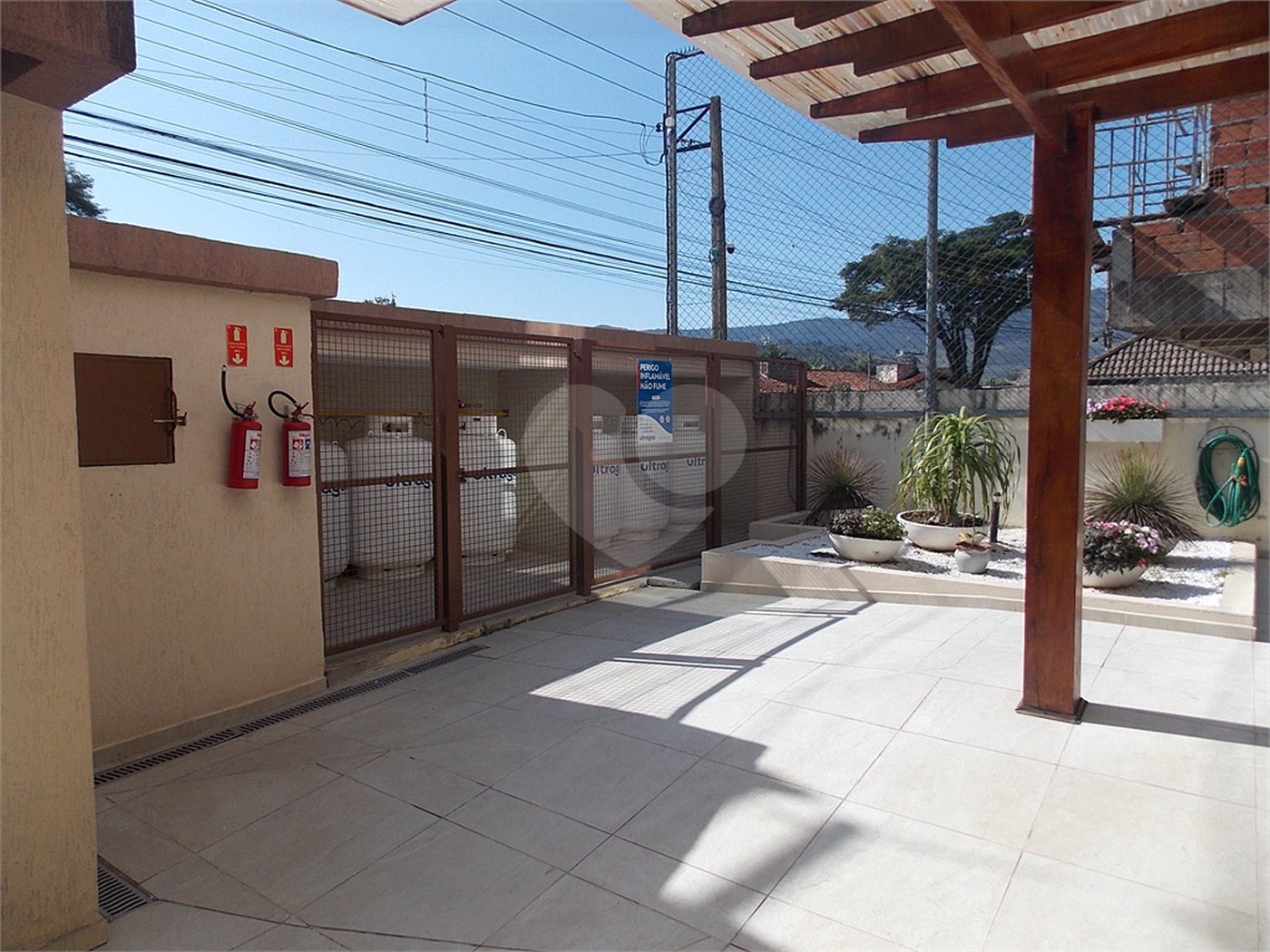Confortável apartamento no Jardim Floresta em Aibaia sp