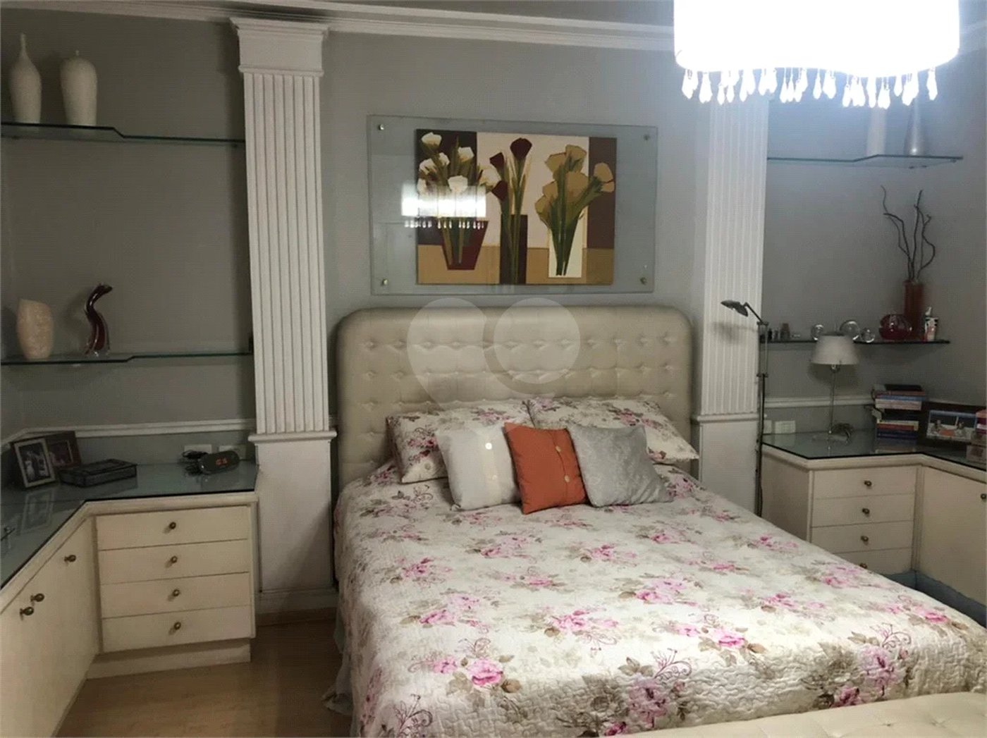Sobrado com 363m² à venda no Alto da Moóca - 3 suítes e 6 vagas.