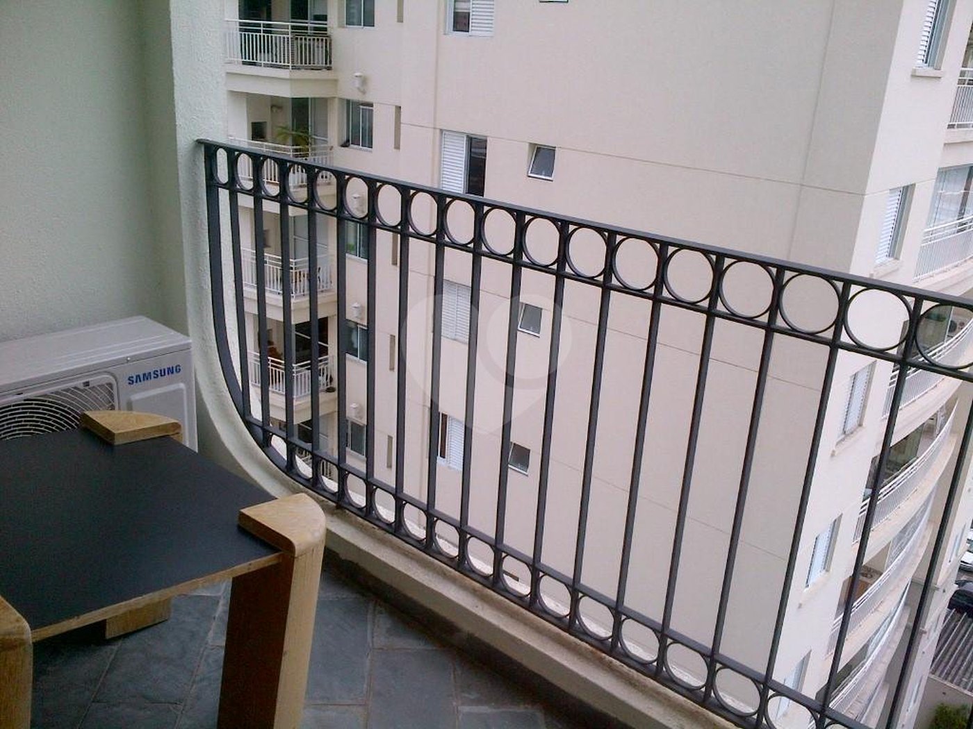 Moema - Apartamento 2 dormitórios c/suíte e Ar condicionado mobiliado !!!