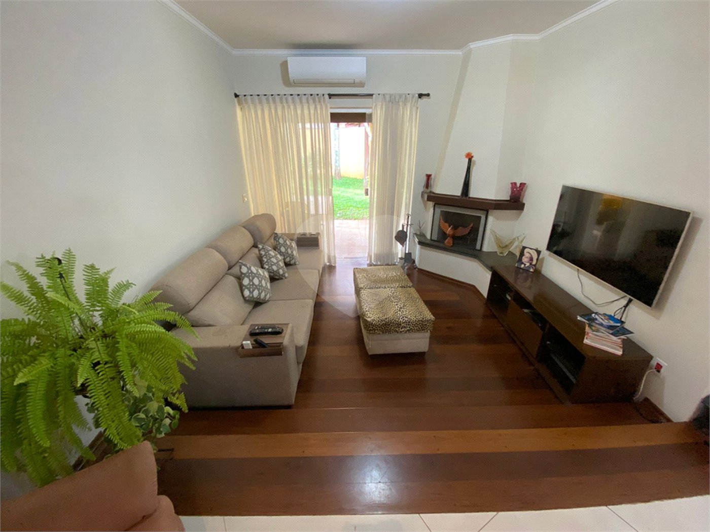 Casa térrea no Condomínio Parque Faber I
