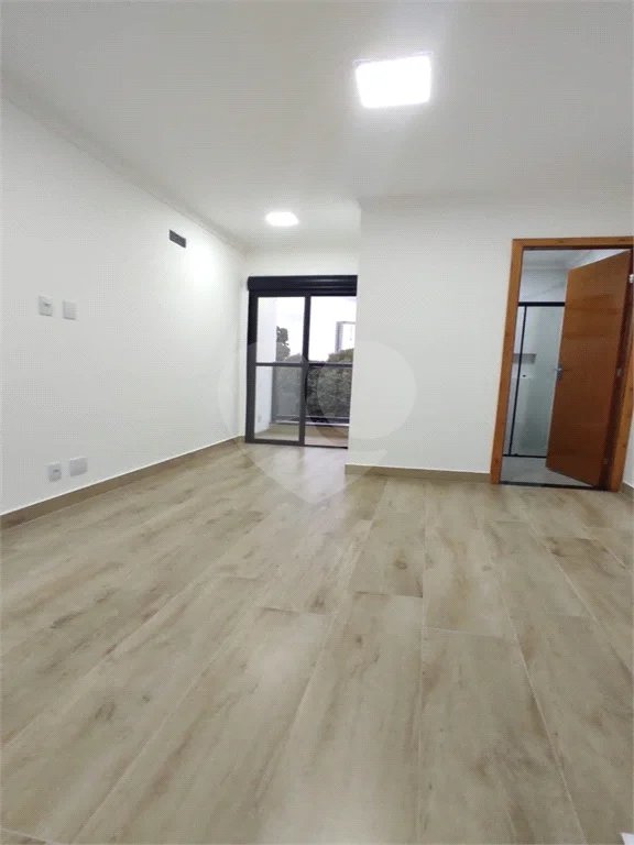 Sobrado à venda na Vila Carrão, 3 quartos (1 suíte)