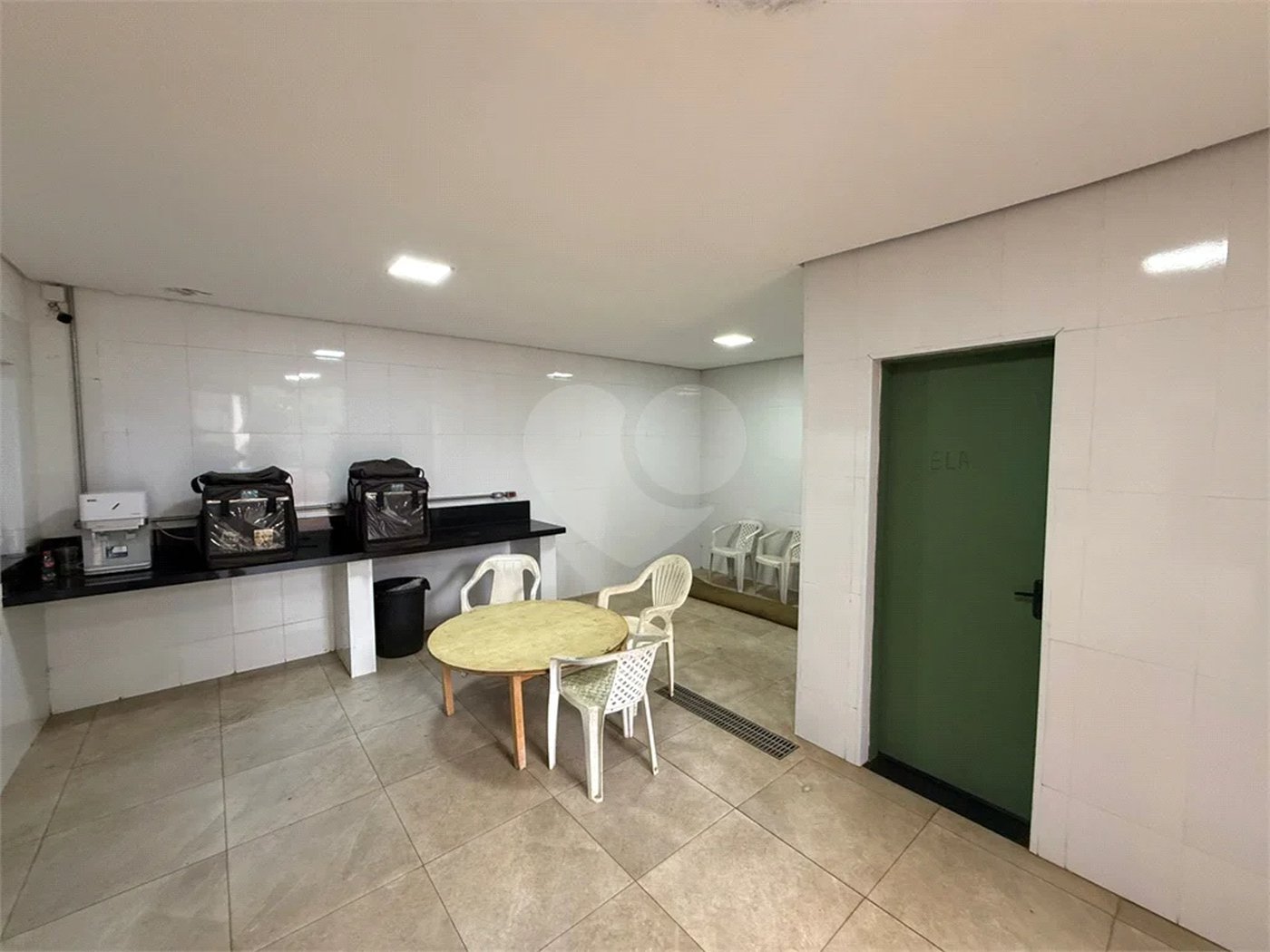 Chácara no Unileste, com espaço para eventos e cozinha industrial, na modalidade porteira fechada,