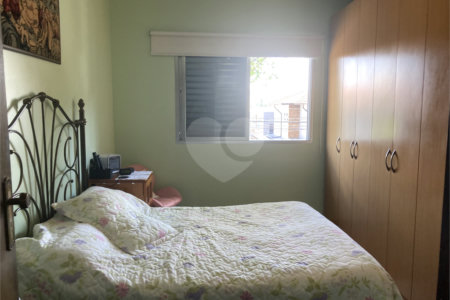 Casa com 4 dormitórios na Saúde.