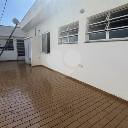 Casa Térrea com 3 dormitórios no Centro de Atibaia