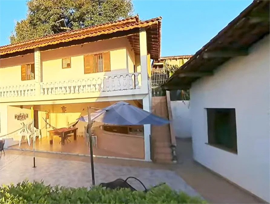 Belíssima casa com 04 dormitórios em Itanhaém
