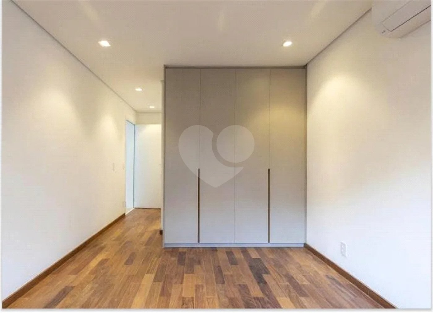 Casa de Condomínio com 3 Quartos e 3 banheiros à Venda, 100 m² por R$ 585.000 - Aceita Permuta